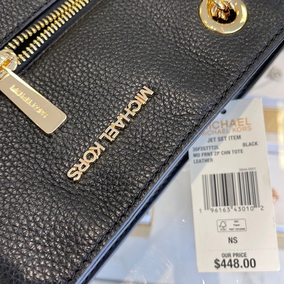 MICHAEL KORS
Jet Set Medium Front Zip Pebbled Leather Chain Tote Bag
Black - Picture 11 of 16